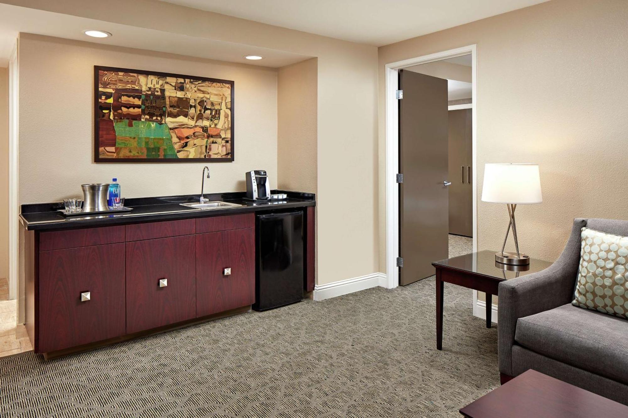 Hilton Plaza/medical Center