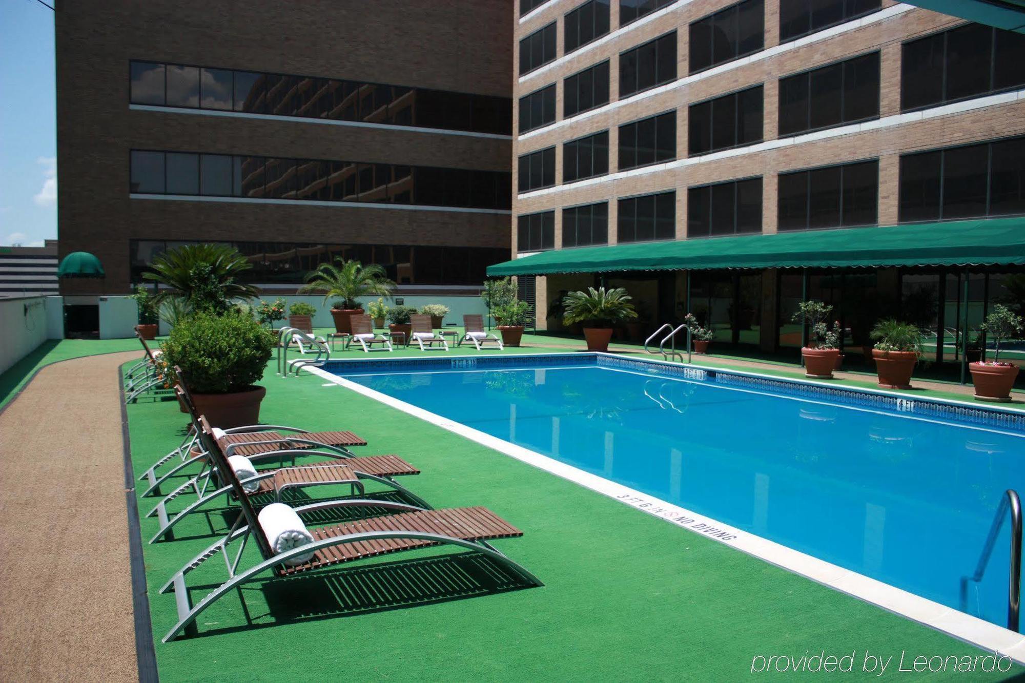 Hilton Plaza/medical Center 4*