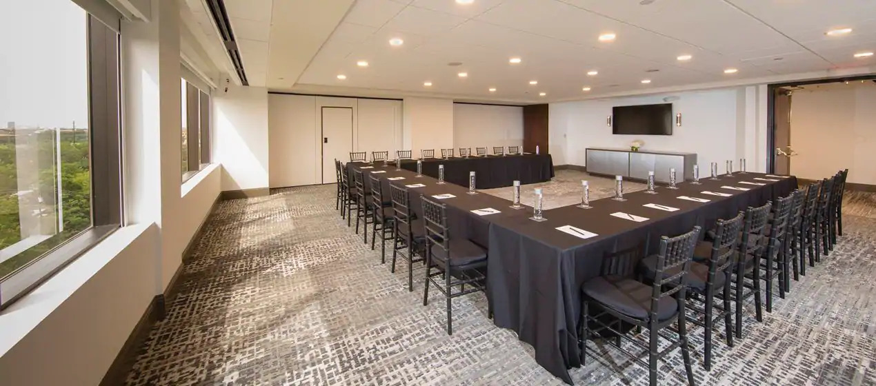 Hilton Plaza/medical Center 4*