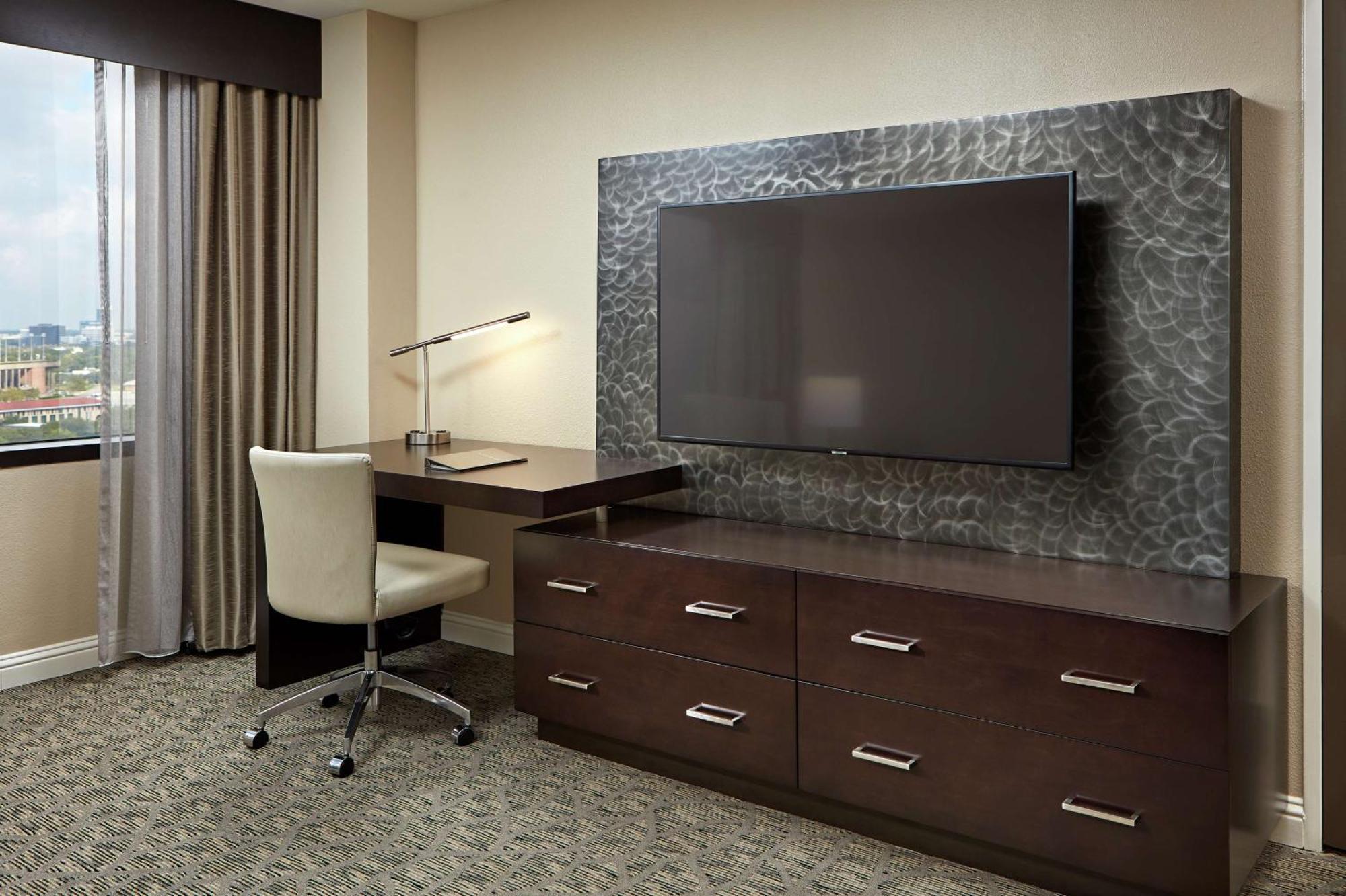 Hilton Plaza/medical Center Hotel 4*