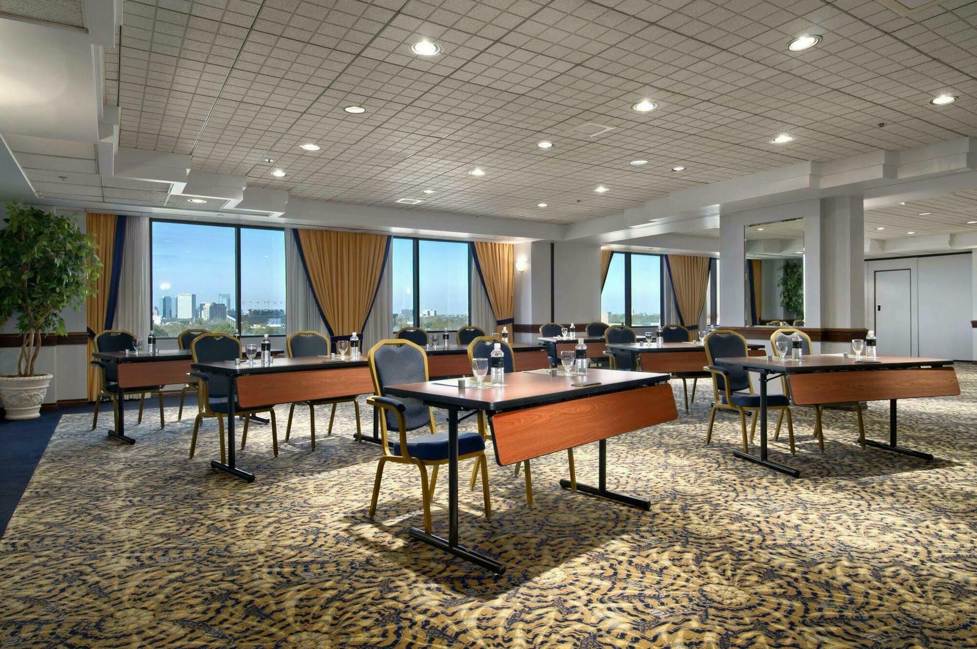 Hilton Plaza/medical Center Hotel 4*